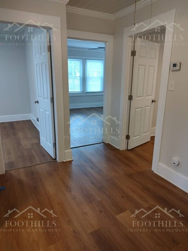 211 Dickens Ave - Photo 5 of 21