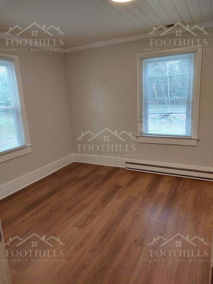 211 Dickens Ave - Photo 6 of 21