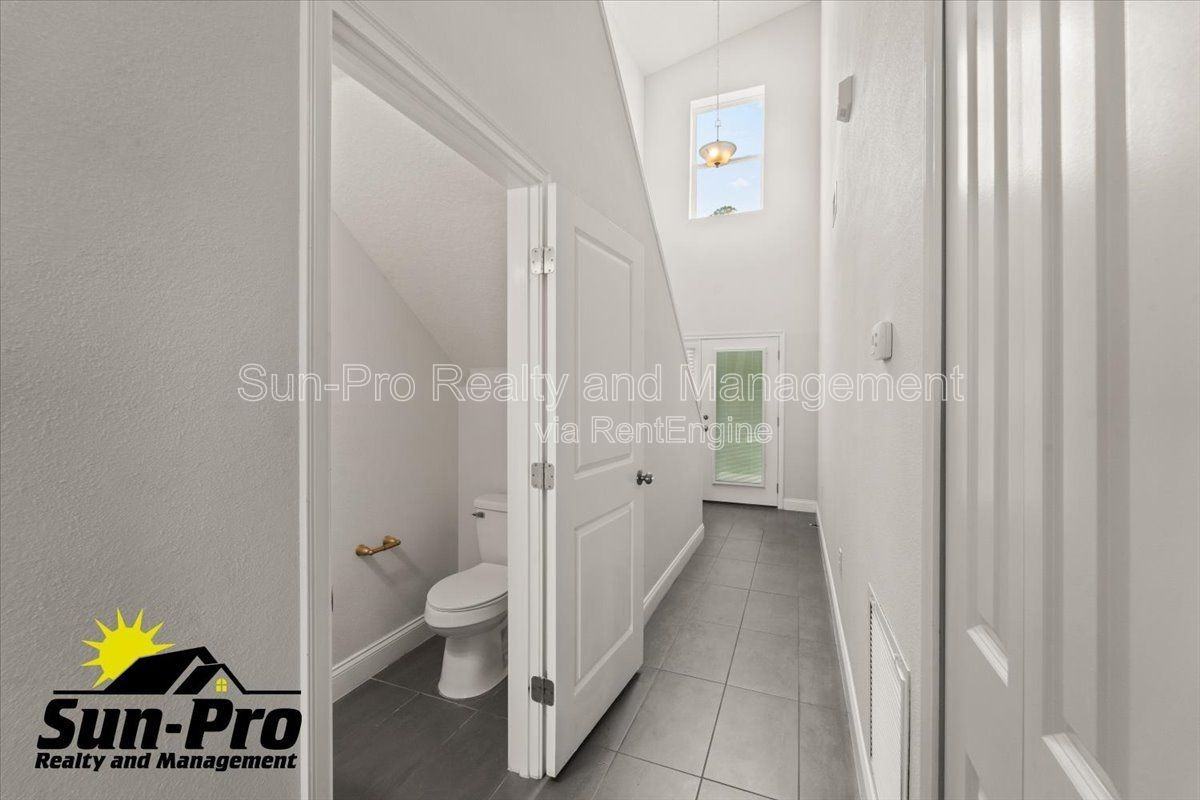 5134 Taylor Ave #B - Photo 3 of 16