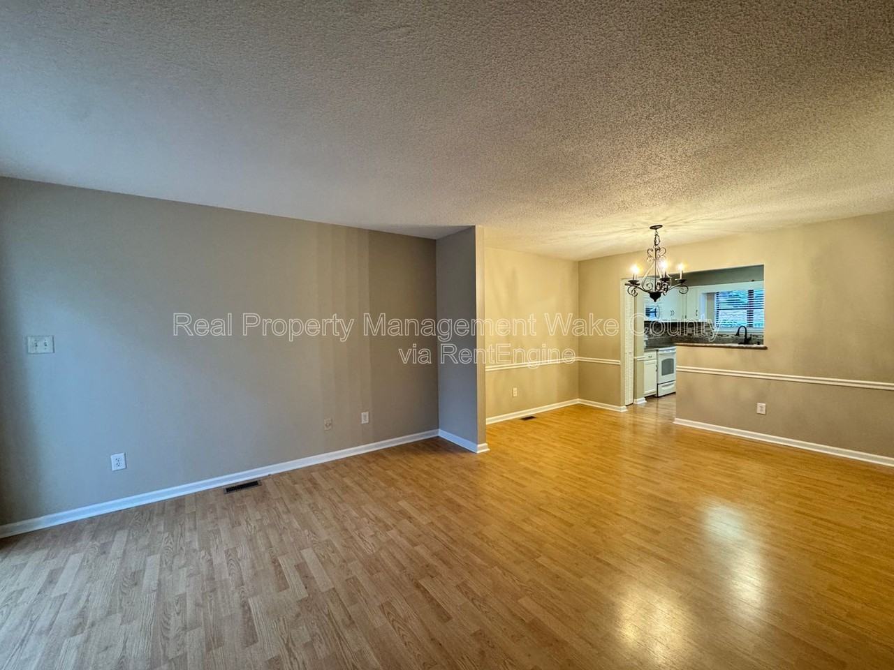 5754 Pool Side Dr - Photo 5 of 33