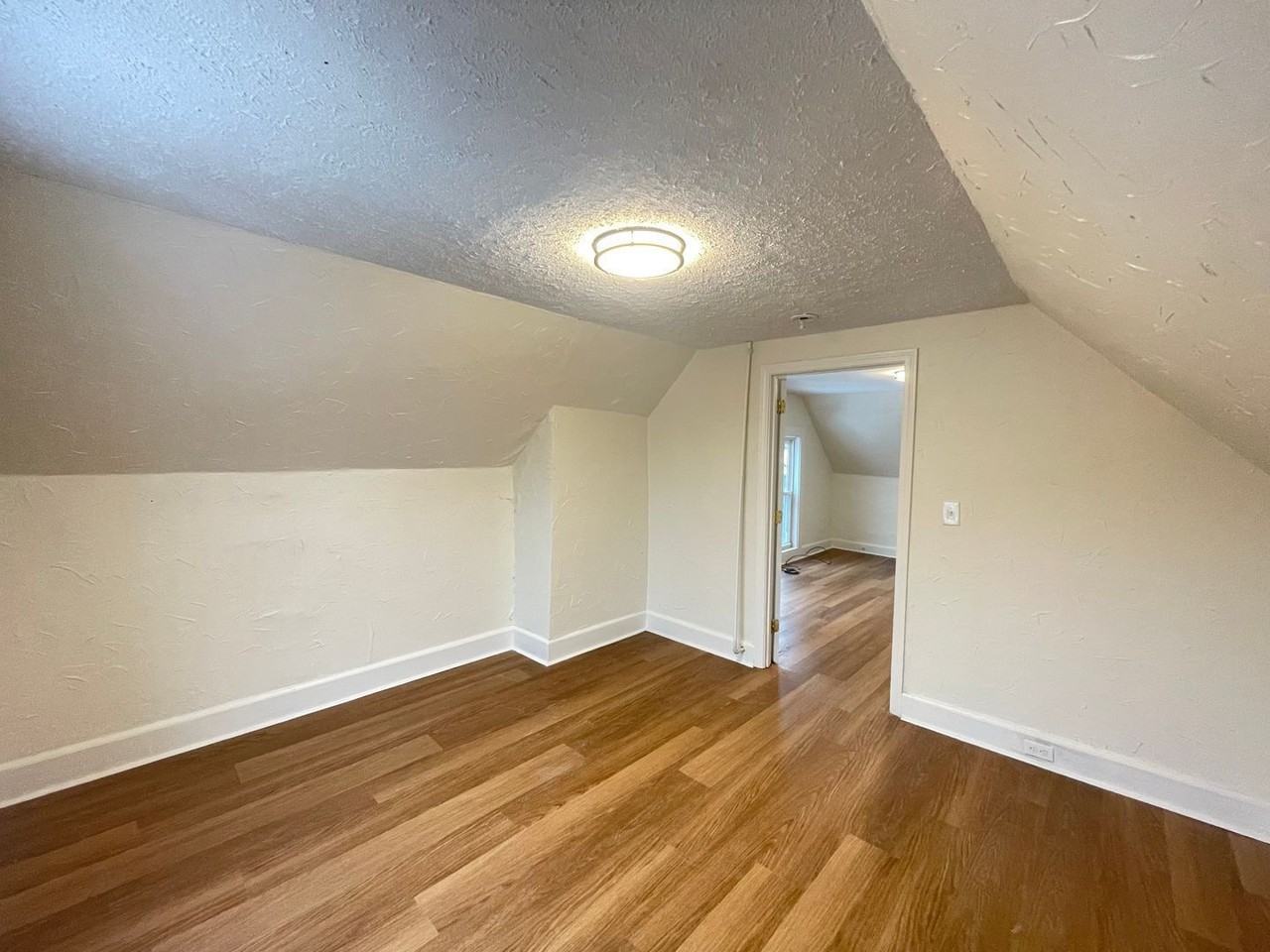 33 Malvern St #3 - Photo 7 of 19