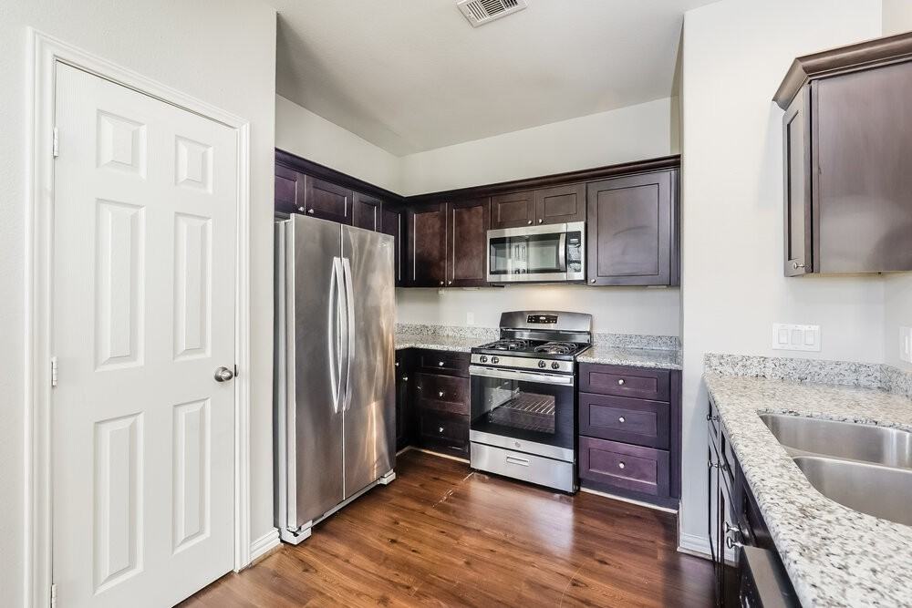 2818 Mesquite Ridge Dr - Photo 7 of 17