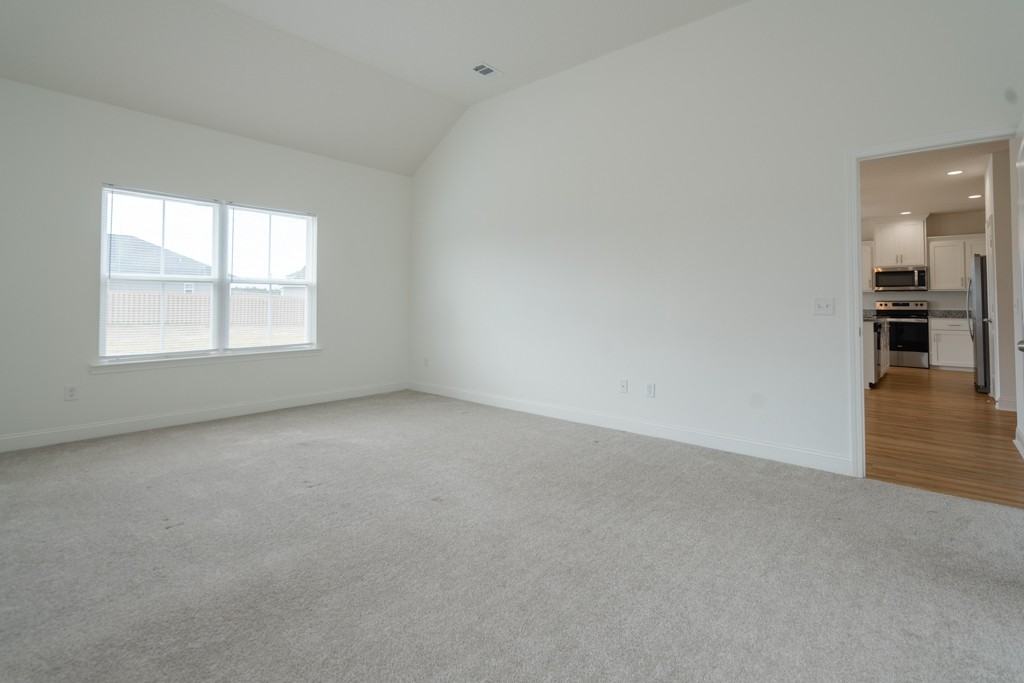 380 Mcclelland Loop Ne - Photo 2 of 36