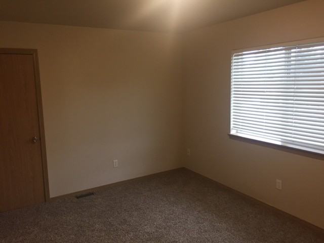 15910 94th Avenue Ct E #B - Photo 6 of 10