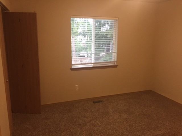 15910 94th Avenue Ct E #B - Photo 3 of 10