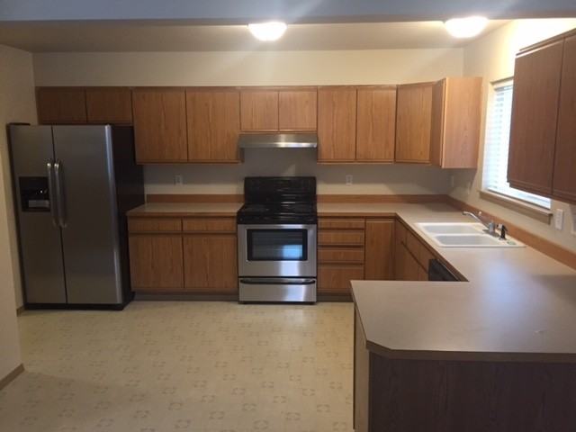 15910 94th Avenue Ct E #B - Photo 2 of 10