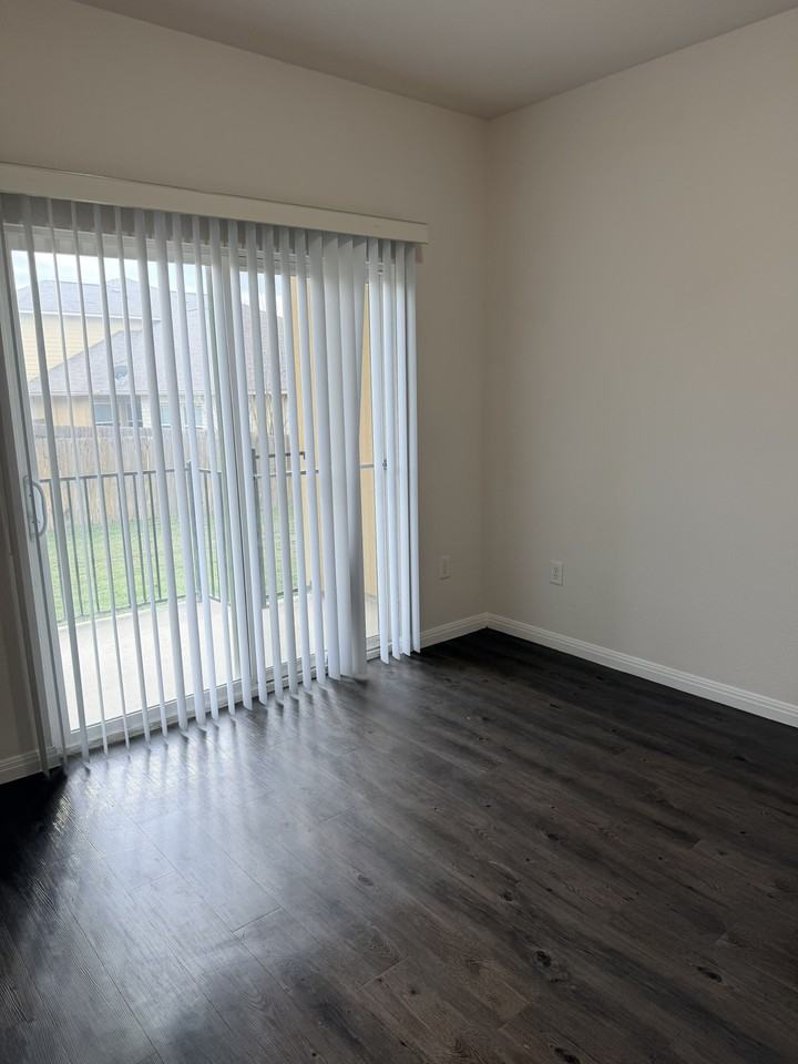 405 Winterfield Drive #202 - Photo 7 of 7