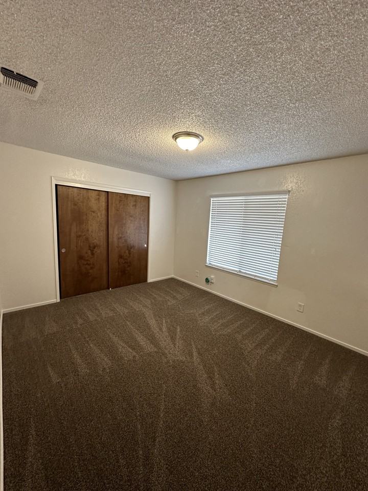 3819 S Shady St #3819 - Photo 3 of 18