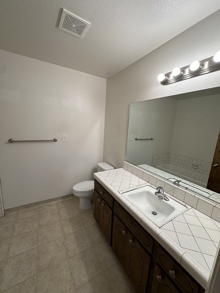 3819 S Shady St #3819 - Photo 7 of 18