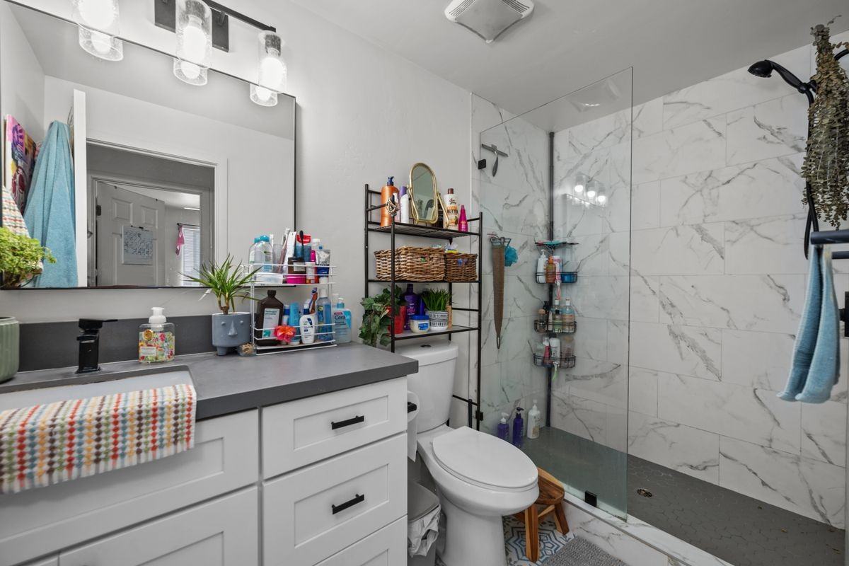 5371 Saxon St - Photo 6 of 16