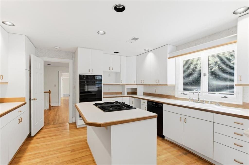 3959 Randall Mill Rd Nw - Photo 6 of 29