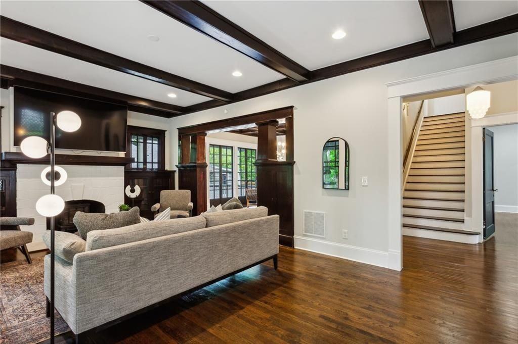 843 Monroe Dr Ne - Photo 5 of 50