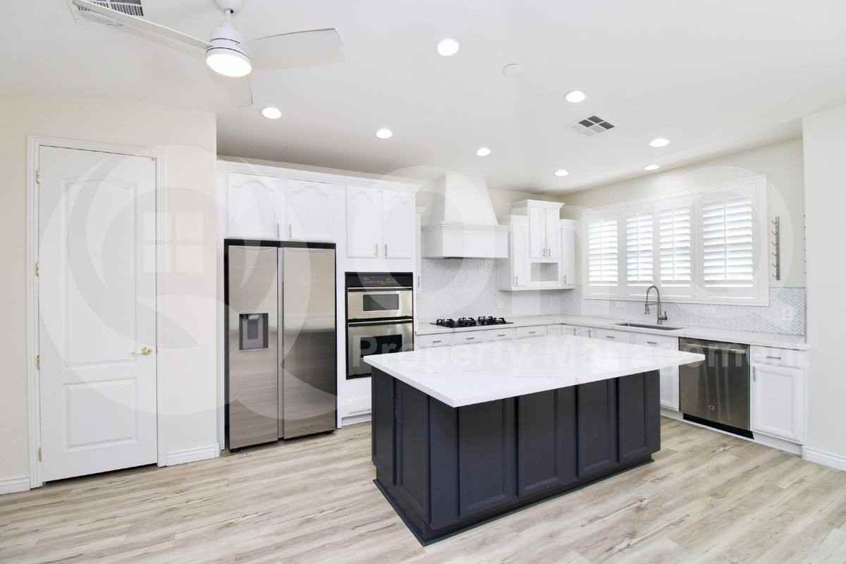 2451 E Honeysuckle Pl - Photo 3 of 10
