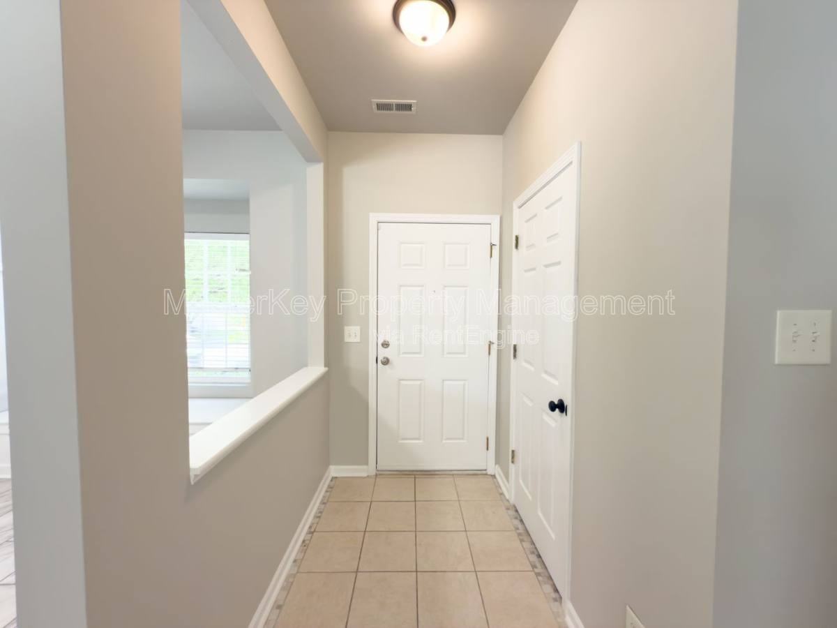 123 Baberton Dr - Photo 2 of 10