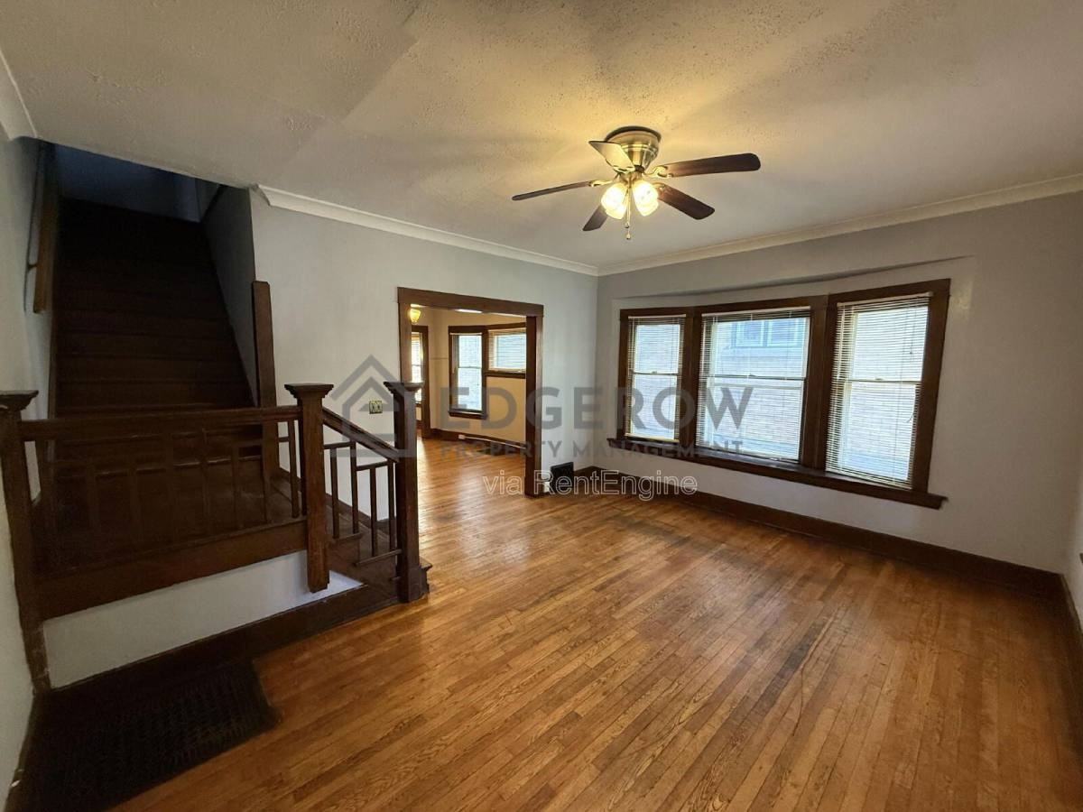 567 Paris Ave Se - Photo 2 of 10