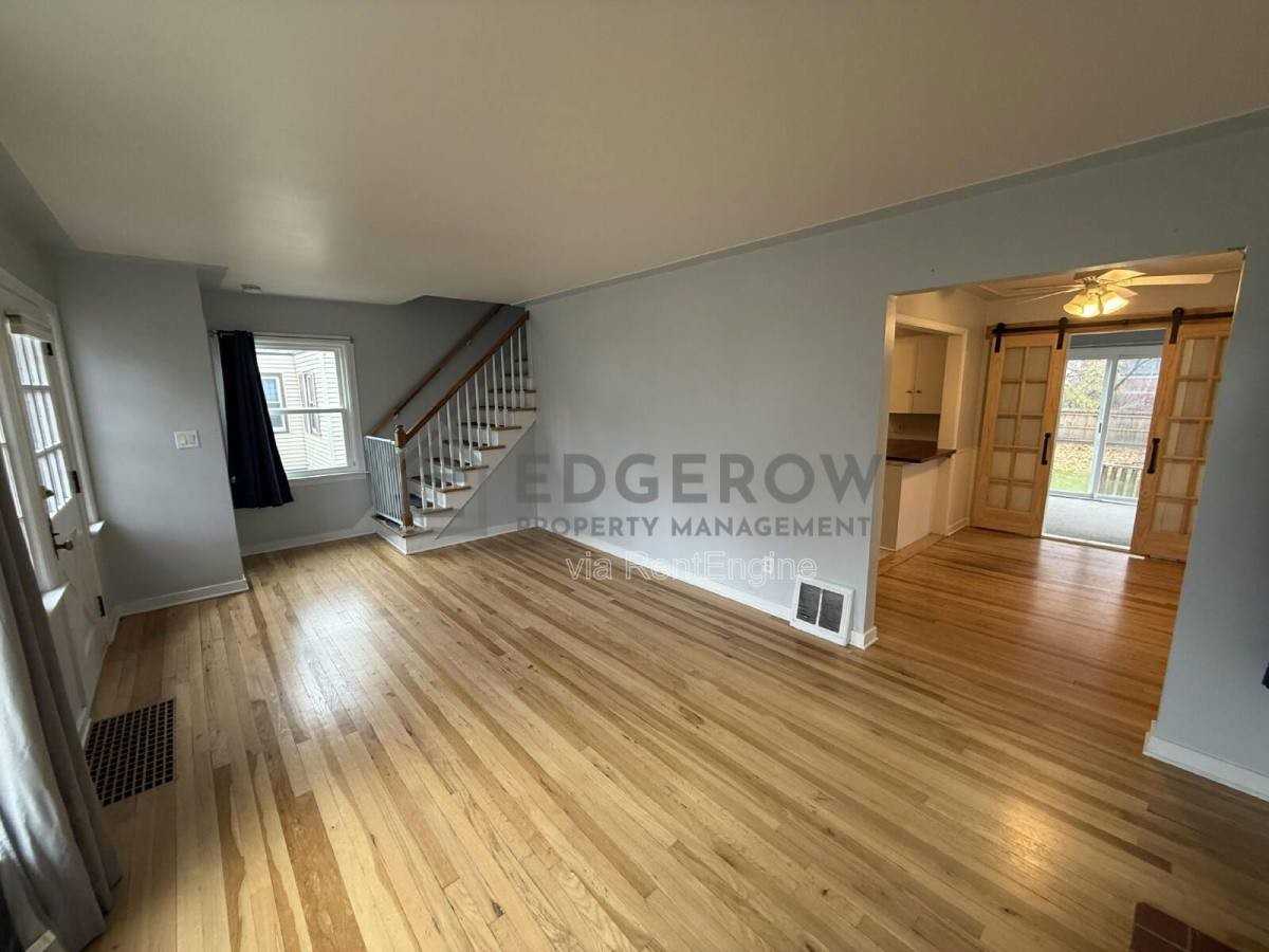 844 Reynard St Se - Photo 3 of 10