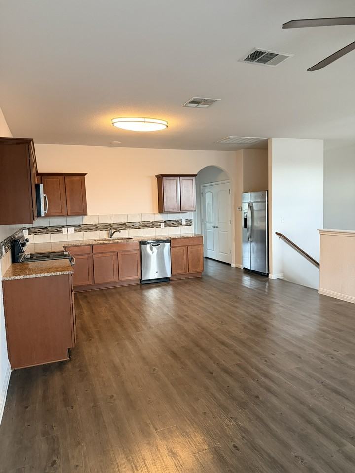 1112 Muirfield Bend Drive #D - Photo 4 of 16