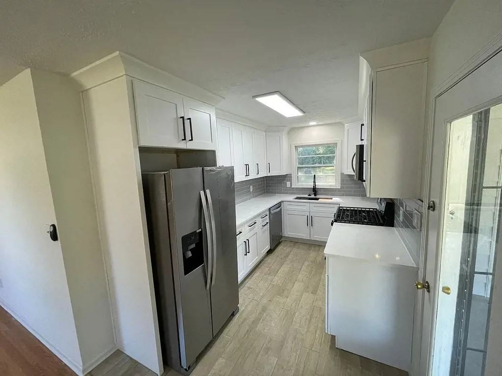 1187 Ellington Dr - Photo 3 of 10