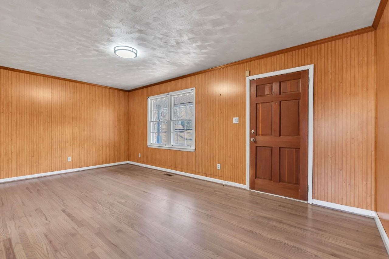 107 Rosewood Cir - Photo 4 of 27