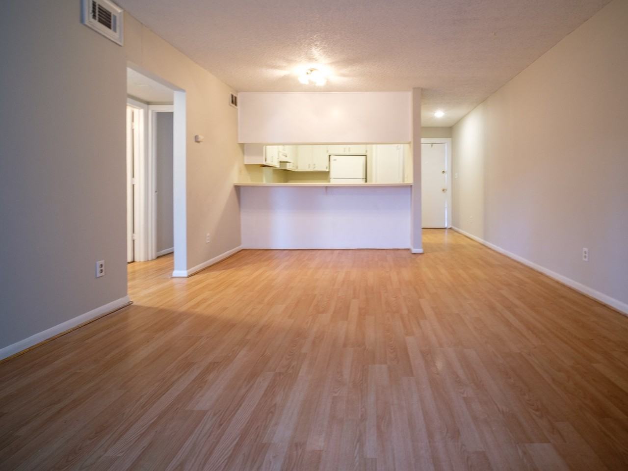 2609 Eastway Dr - Photo 2 of 31