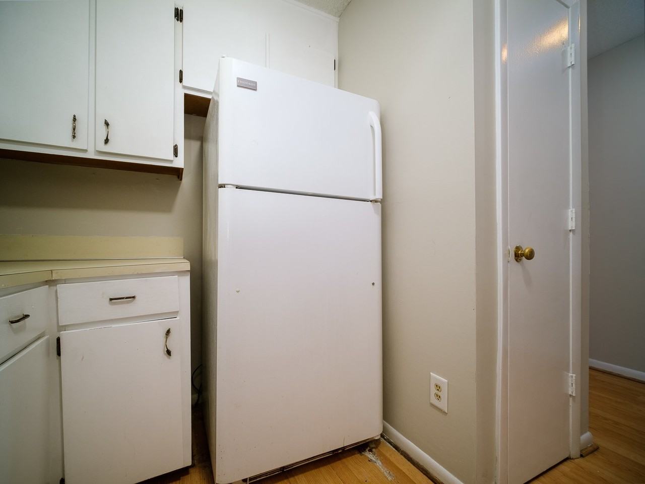 2609 Eastway Dr - Photo 6 of 31