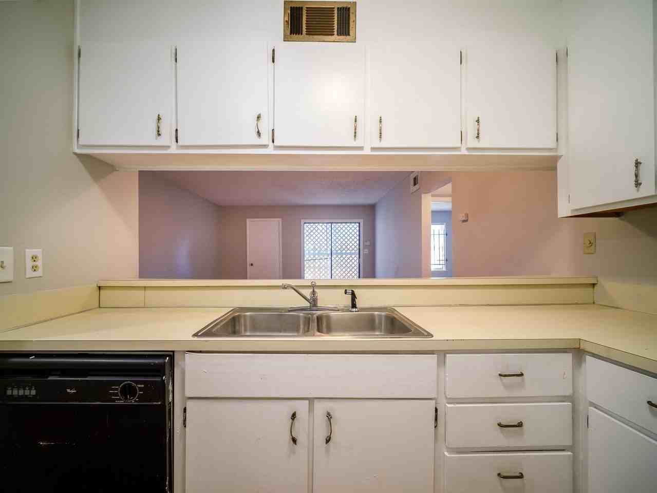 2609 Eastway Dr - Photo 7 of 31