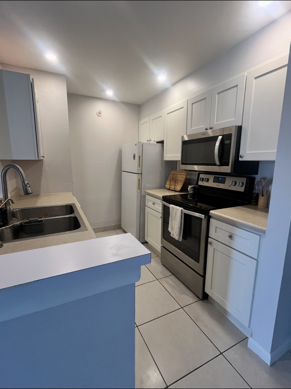 150 Santa Clara Dr #5 - Photo 4 of 7