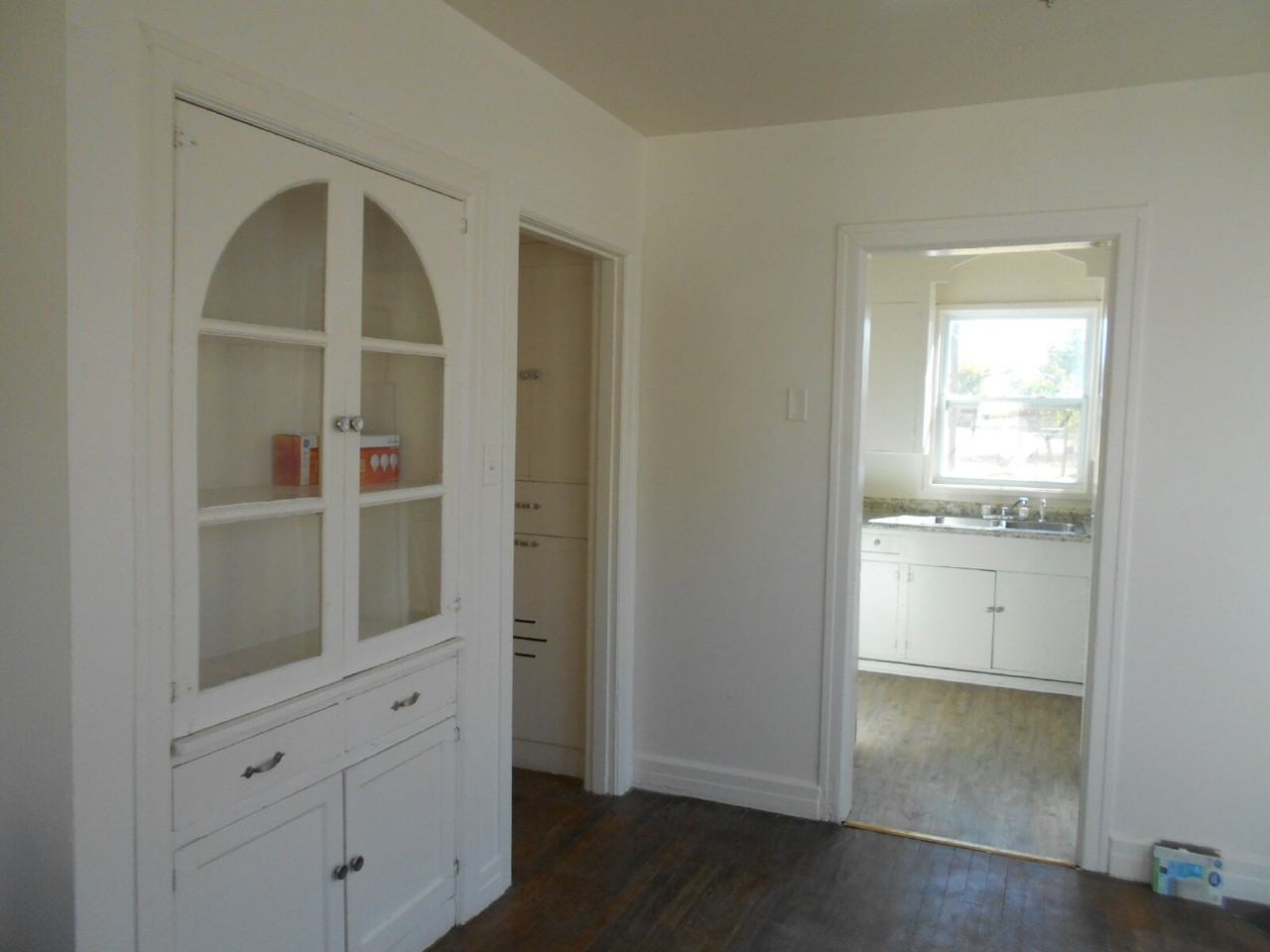 2207 26th St - Photo 3 of 10