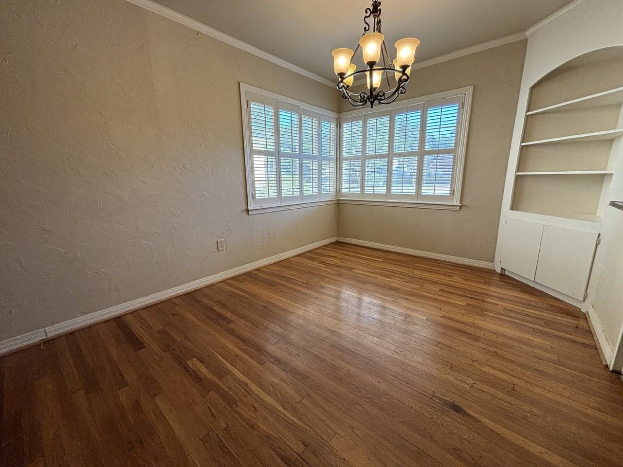 2825 24th St - Photo 3 of 18