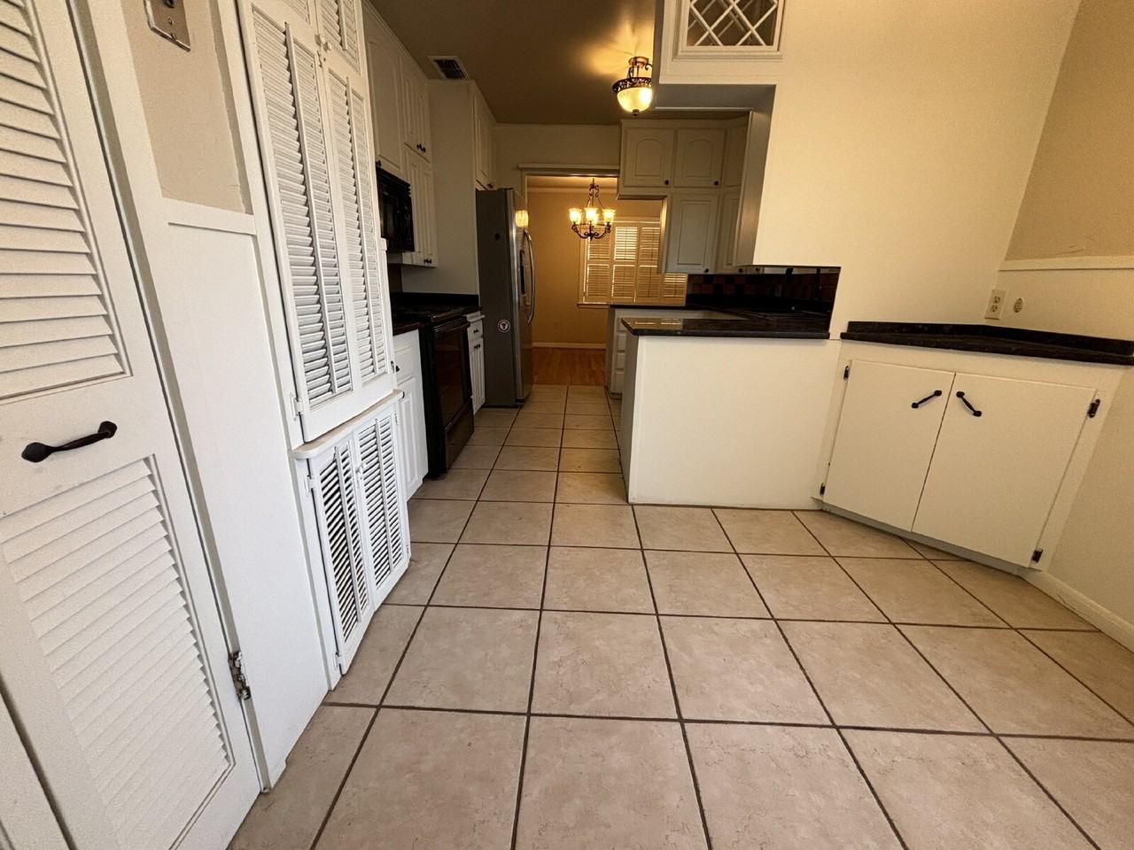 2825 24th St - Photo 5 of 18