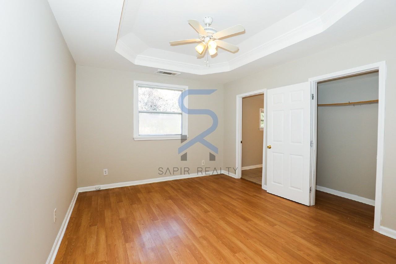 2878 Humphries Dr Se - Photo 3 of 16