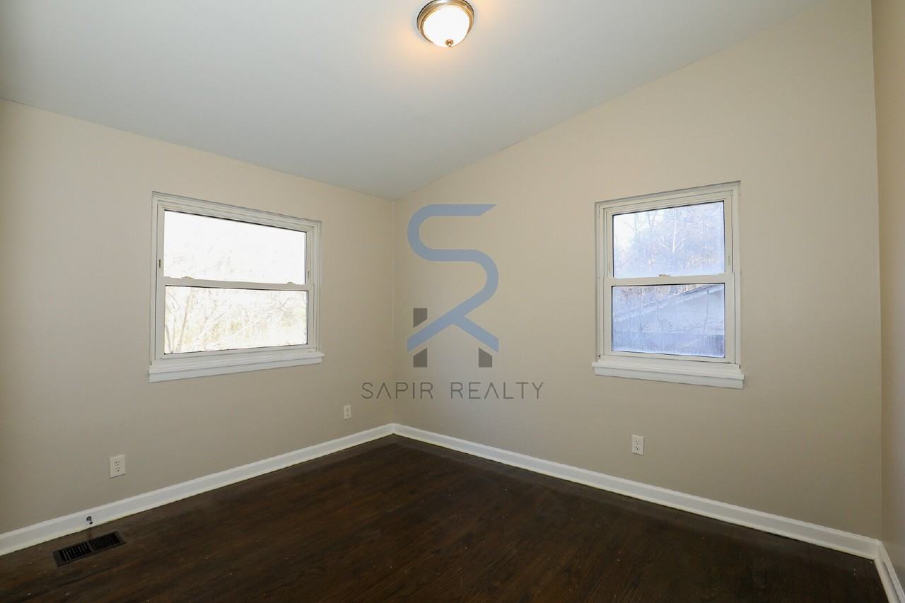 518 W Sherwood Dr - Photo 5 of 17