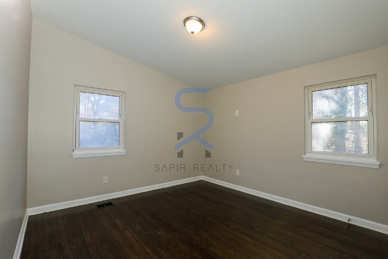 518 W Sherwood Dr - Photo 7 of 17