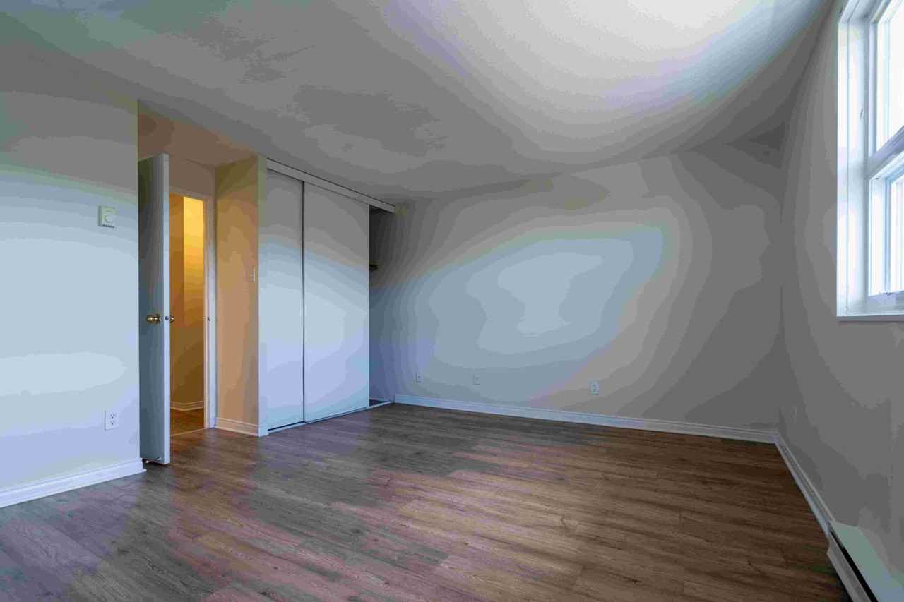 6 Radisson - Photo 3 of 36