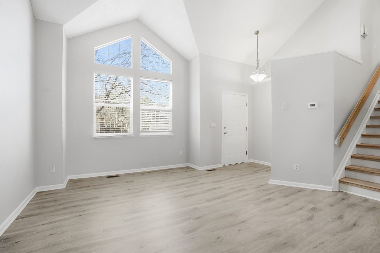 5812 S Jericho Way - Photo 3 of 31