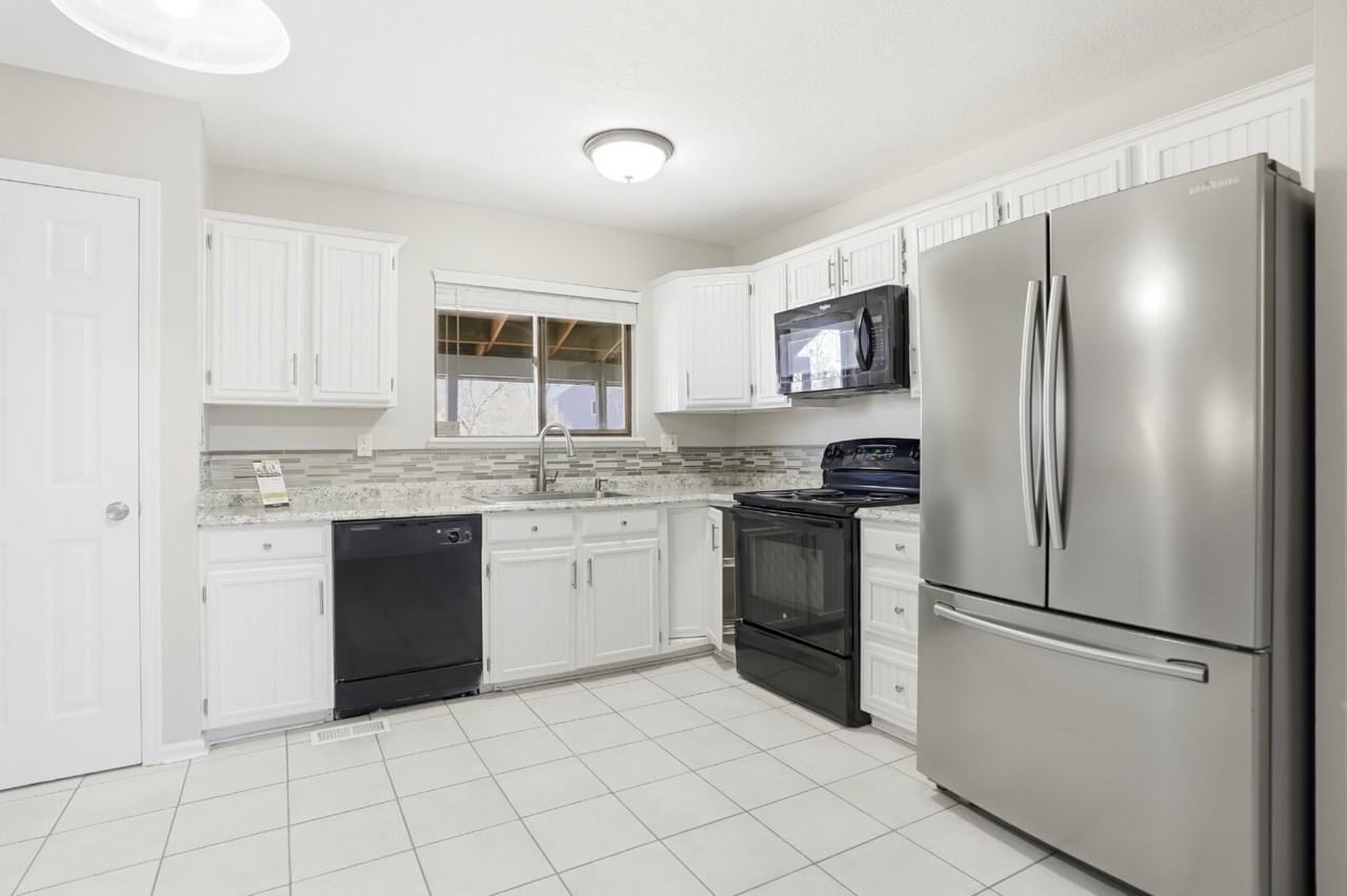 5812 S Jericho Way - Photo 6 of 31