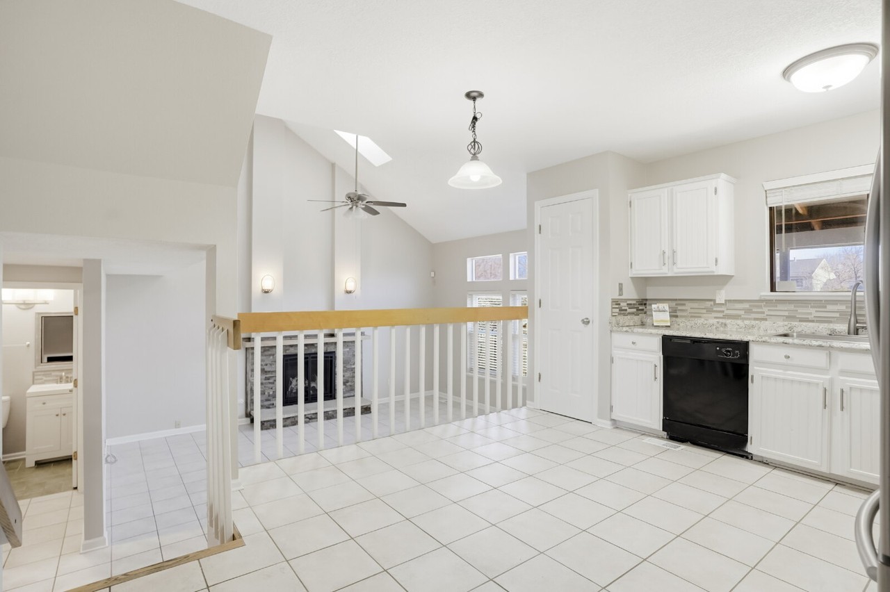 5812 S Jericho Way - Photo 7 of 31