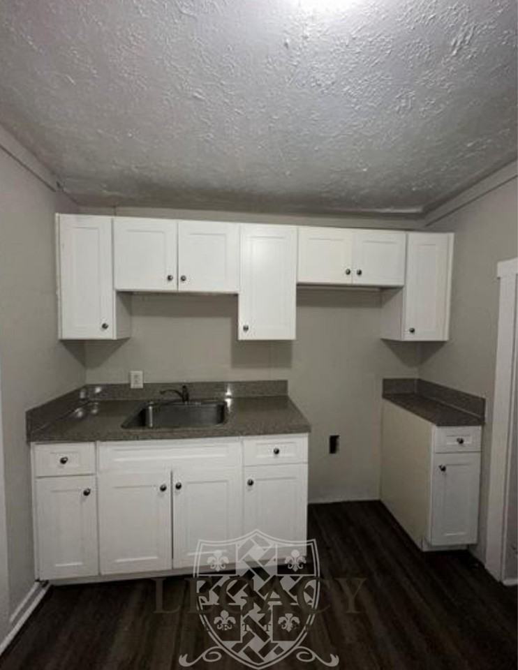 1715 Cass St #B - Photo 6 of 7