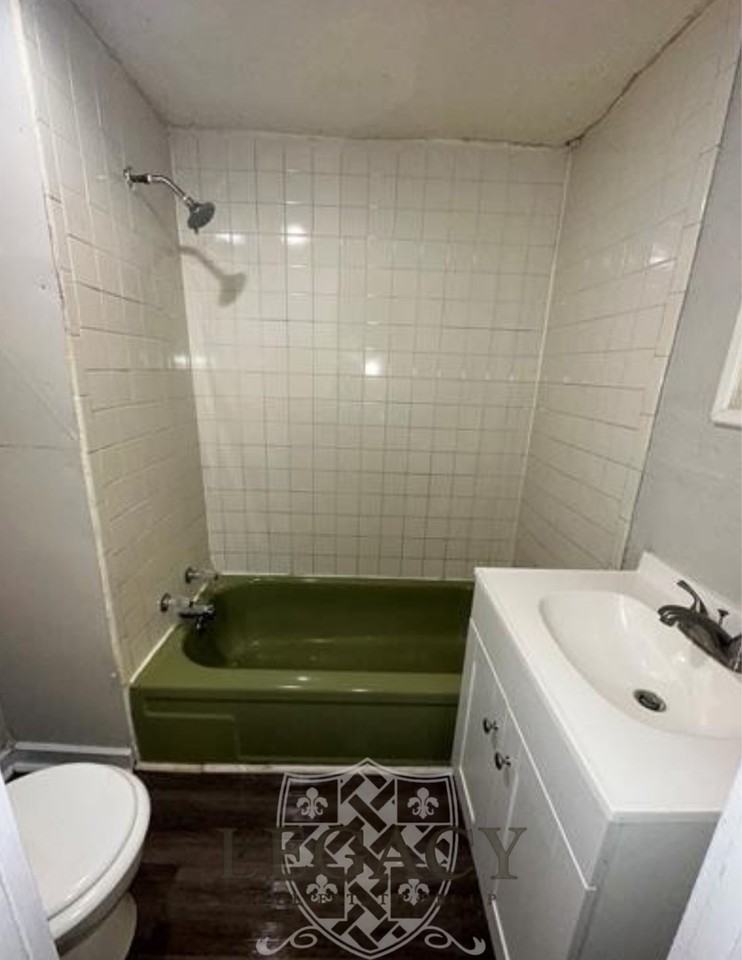 1715 Cass St #B - Photo 3 of 7