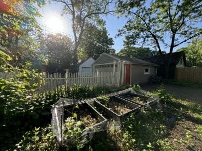 122 Cecil St Se Uppr Level - Photo 3 of 13