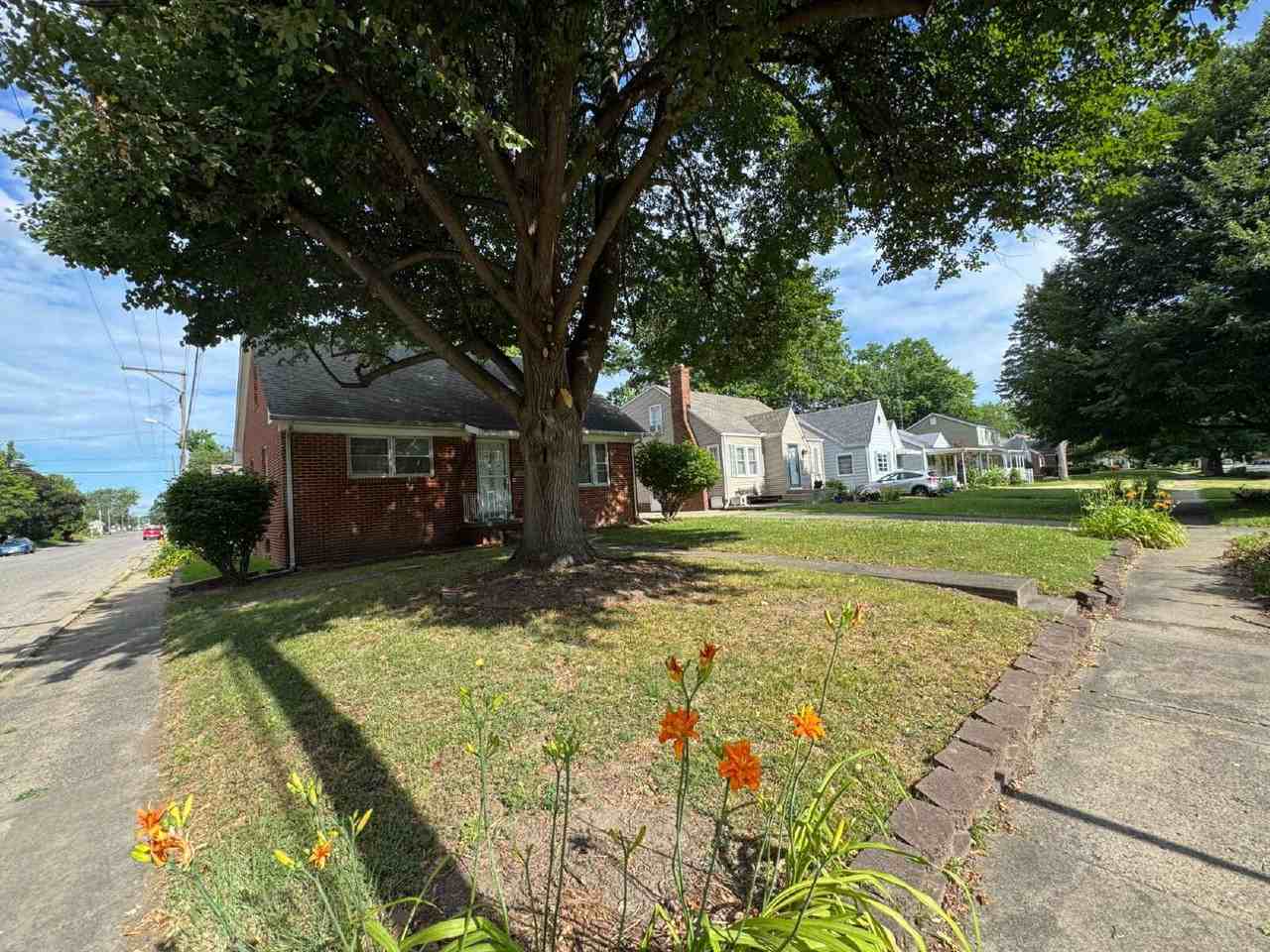 2449 S 8th St - Photo 5 of 21