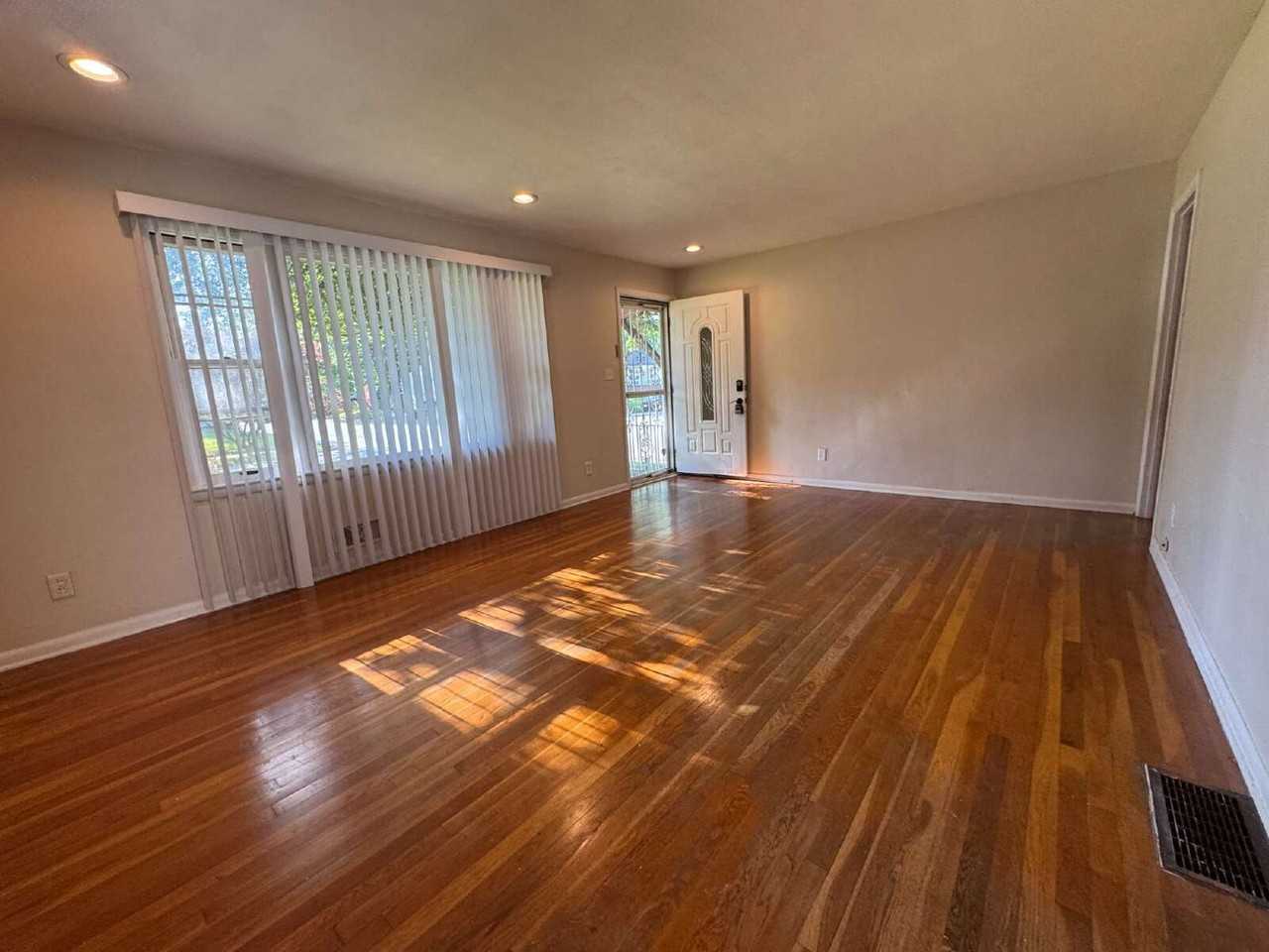 2449 S 8th St - Photo 6 of 21