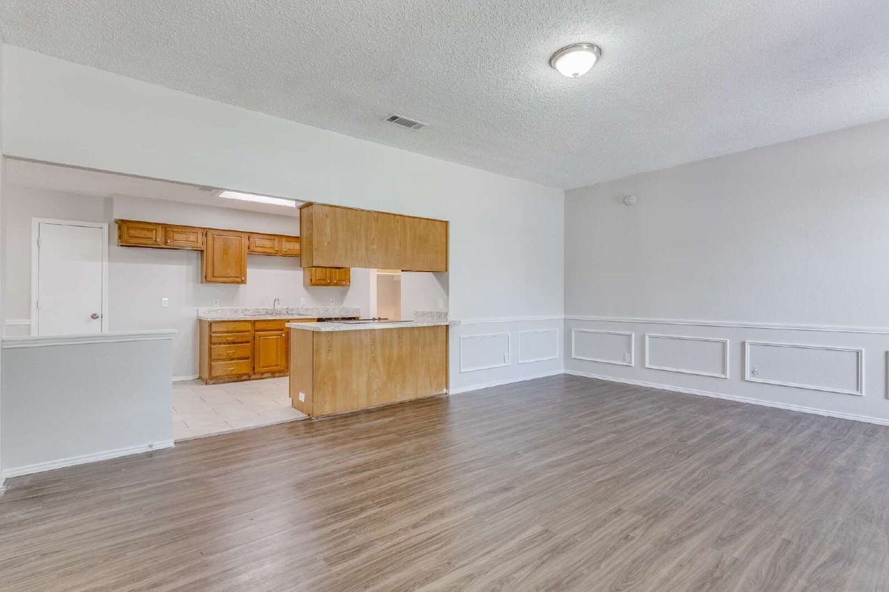 5008 Santa Fe Ct - Photo 6 of 25