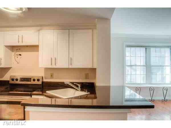 Mayfair towers - Photo 2 of 11