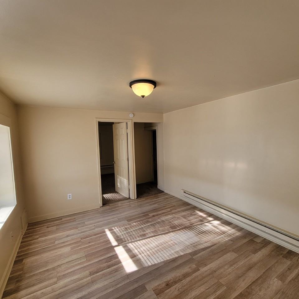 9726 E Raymond St - Photo 3 of 6