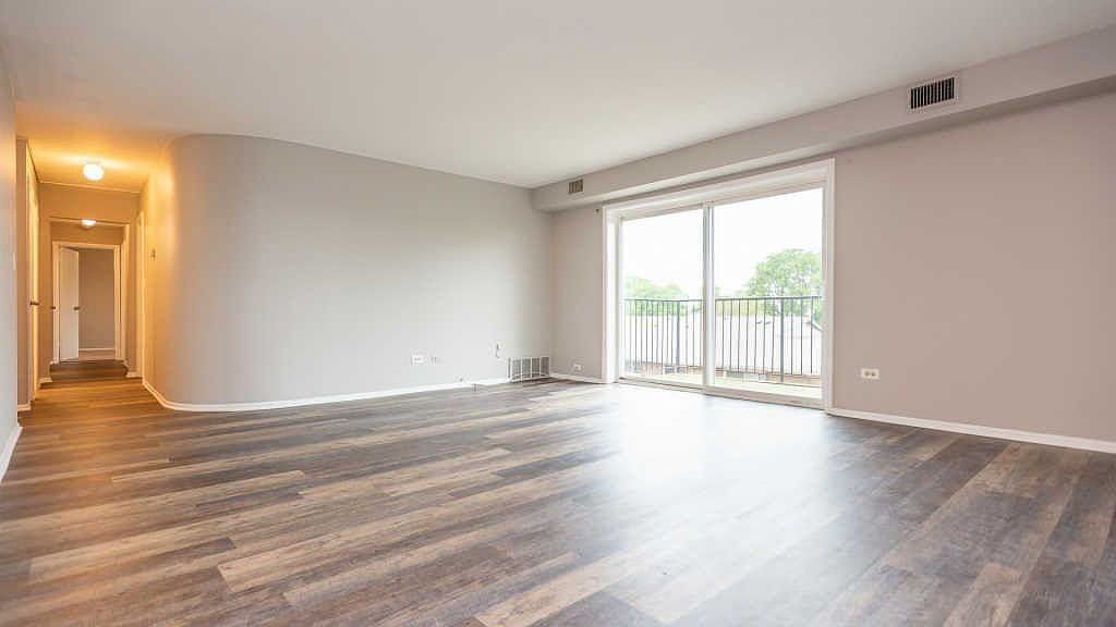 2301 Beau Monde Ln - Photo 3 of 24