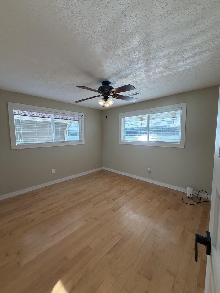 1879 N Jantzen Ave - Photo 7 of 11