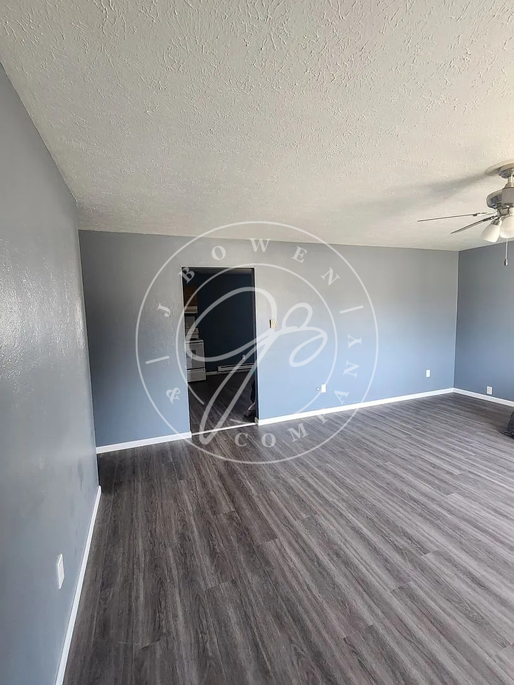 1607 Pemberville Rd - Photo 3 of 9