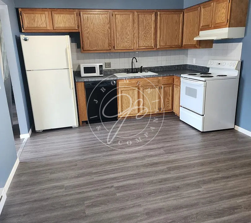 1607 Pemberville Rd - Photo 4 of 9