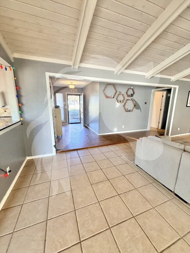 3013 Old Mallard Rd - Photo 3 of 27